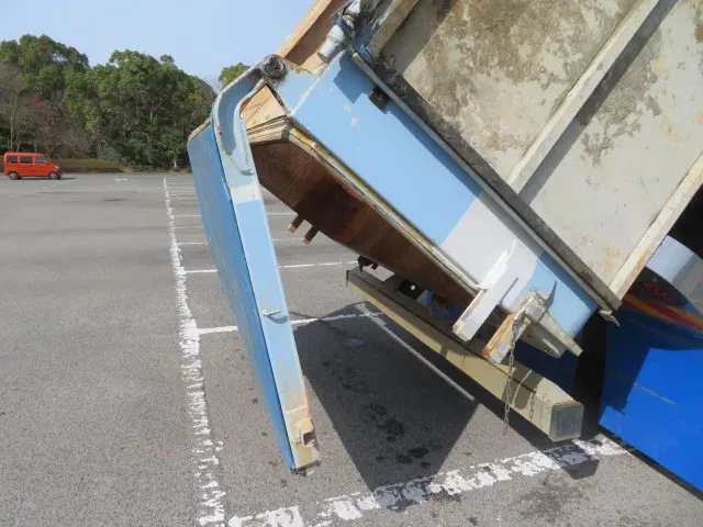 いすゞ ギガ QKG-CXZ77AT(6x4)の写真34