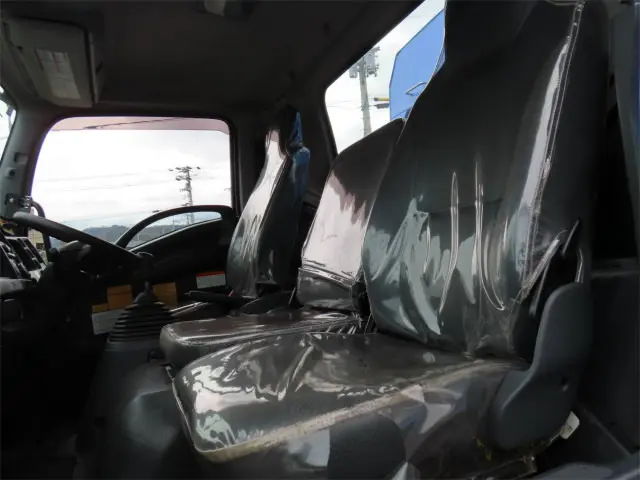 いすゞ フォワード 2PG-FRR90S2(2WD)の写真10