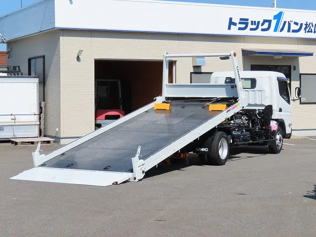 三菱 キャンター 2PG-FEB90(2WD)の写真8