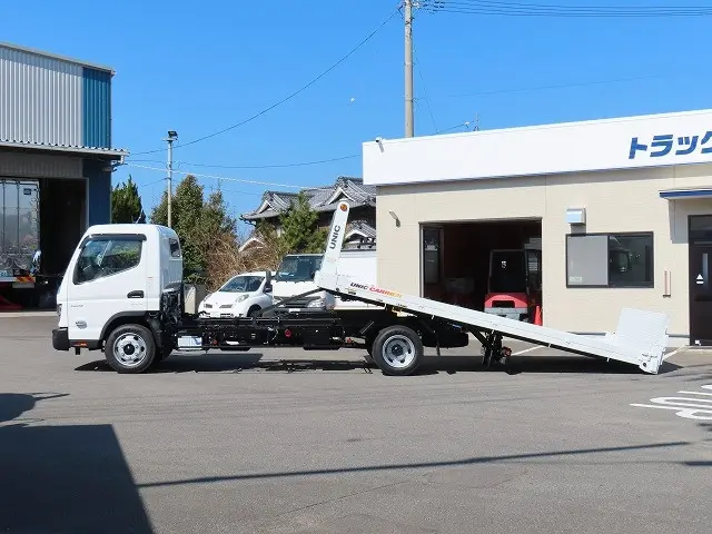 三菱 キャンター 2PG-FEB90(2WD)の写真9