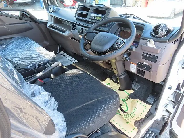 三菱 キャンター 2PG-FEB90(2WD)の写真12