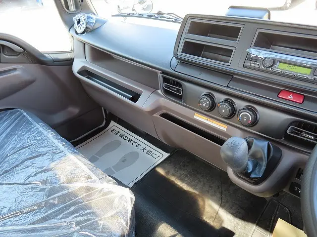 三菱 キャンター 2PG-FEB90(2WD)の写真16