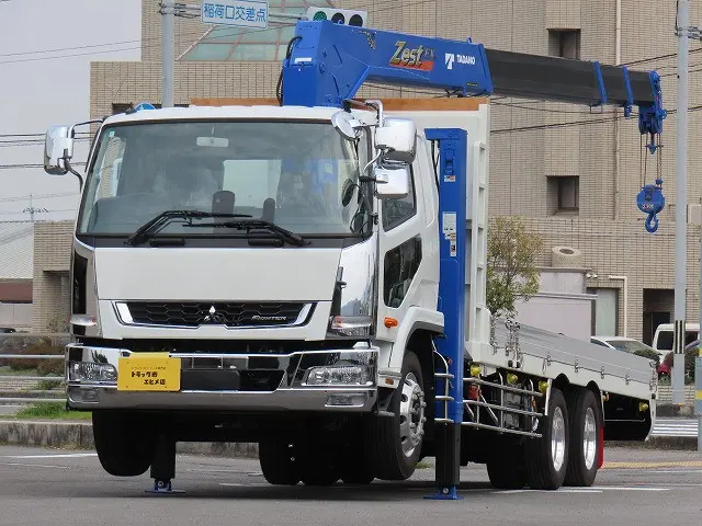 三菱 ファイター 2DG-FQ62F(6x4)の写真1