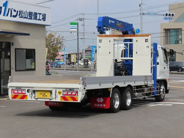 三菱 ファイター 2DG-FQ62F(6x4)の写真2