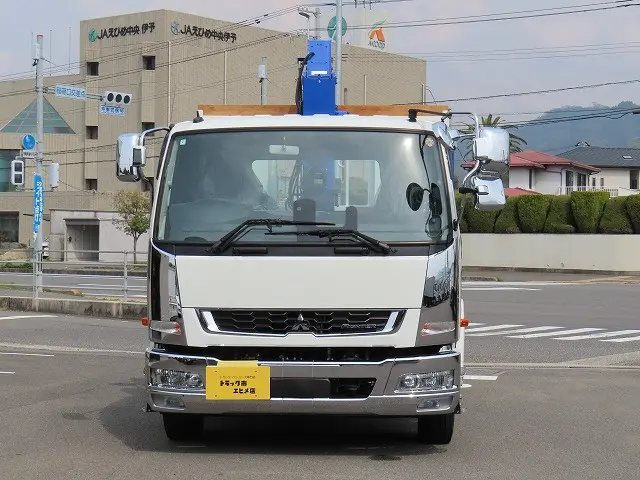 三菱 ファイター 2DG-FQ62F(6x4)の写真4