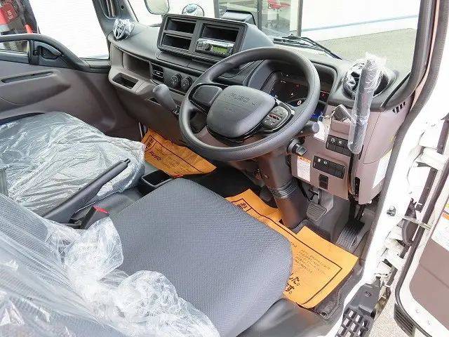 三菱 キャンター 2RG-FBA60(2WD)の写真10