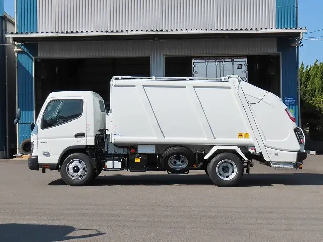 三菱 キャンター 2PG-FEB60(2WD)の写真4