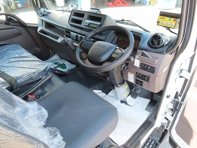 三菱 キャンター 2PG-FEB60(2WD)の写真10