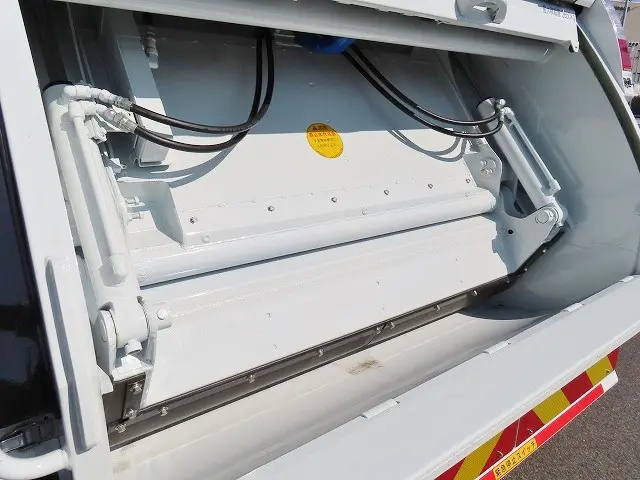 三菱 キャンター 2PG-FEB60(2WD)の写真35