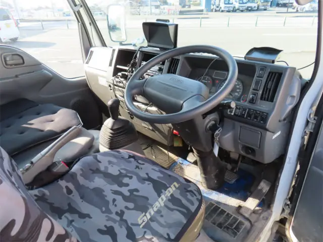 いすゞ エルフ TKG-NKR85A(2WD)の写真4