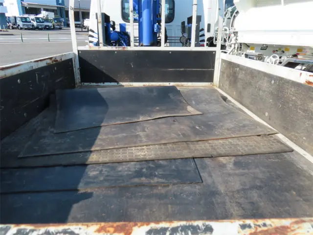 いすゞ エルフ TKG-NKR85A(2WD)の写真5