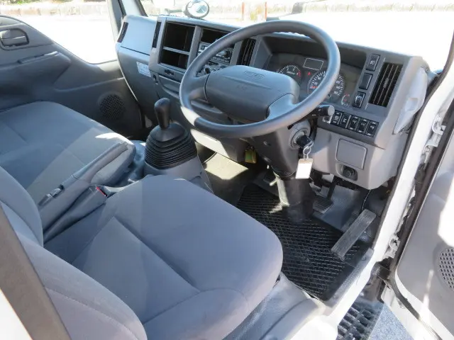 いすゞ エルフ TKG-NKR85A(2WD)の写真9
