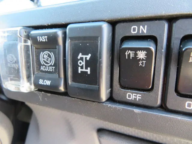 いすゞ エルフ TKG-NKR85A(2WD)の写真15