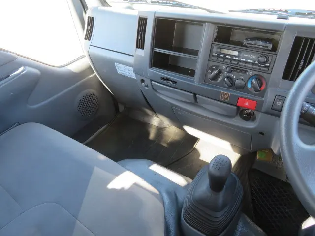 いすゞ エルフ TKG-NKR85A(2WD)の写真16