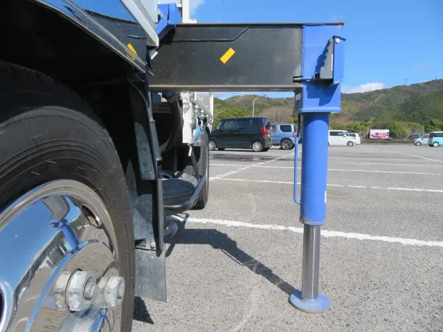 いすゞ エルフ TKG-NKR85A(2WD)の写真32