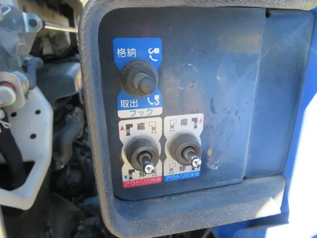 いすゞ エルフ TKG-NKR85A(2WD)の写真34