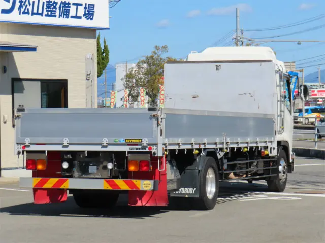 いすゞ フォワード 2RG-FTR90U2(2WD)の写真3