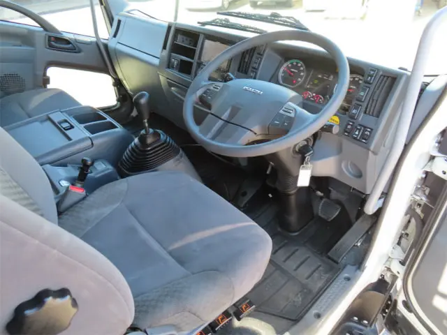 いすゞ フォワード 2RG-FTR90U2(2WD)の写真9