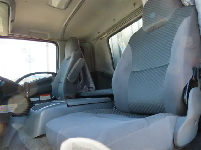 いすゞ フォワード 2RG-FTR90U2(2WD)の写真11