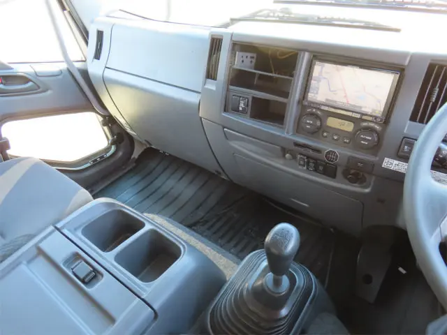 いすゞ フォワード 2RG-FTR90U2(2WD)の写真16