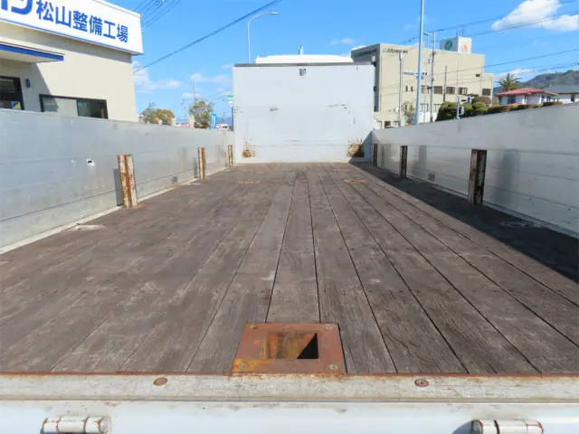 いすゞ フォワード 2RG-FTR90U2(2WD)の写真27