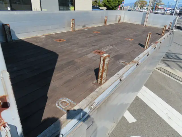 いすゞ フォワード 2RG-FTR90U2(2WD)の写真32