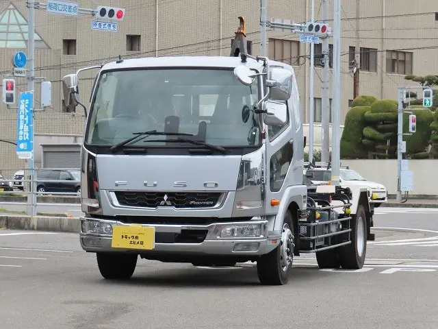 三菱 ファイター 2KG-FK62FY(2WD)の写真1