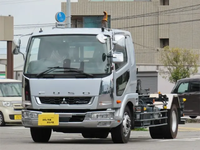 三菱 ファイター 2KG-FK62FY(2WD)の写真2