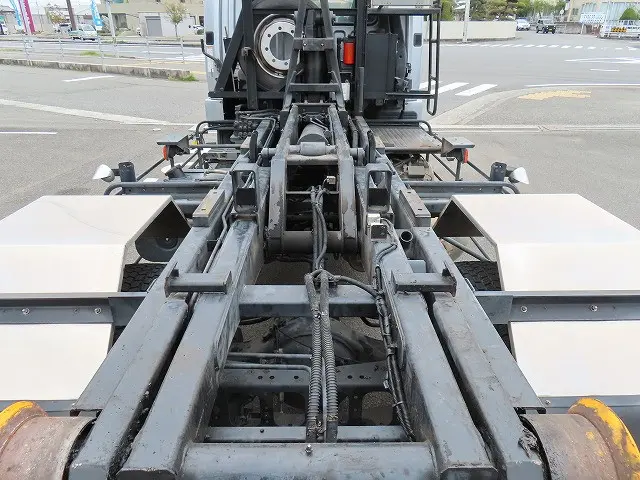 三菱 ファイター 2KG-FK62FY(2WD)の写真4