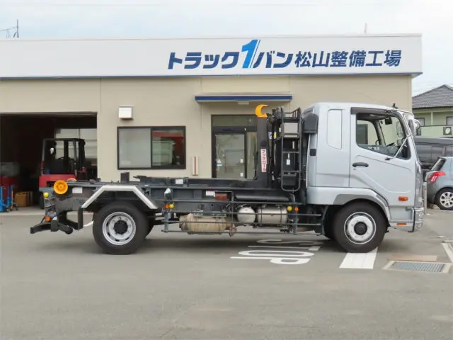 三菱 ファイター 2KG-FK62FY(2WD)の写真5