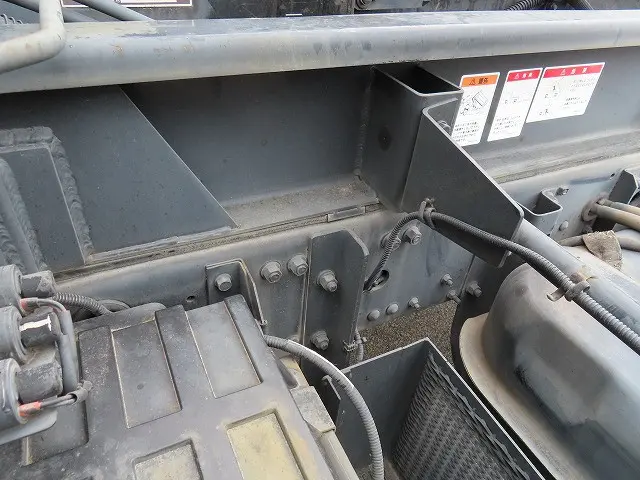 三菱 ファイター 2KG-FK62FY(2WD)の写真6