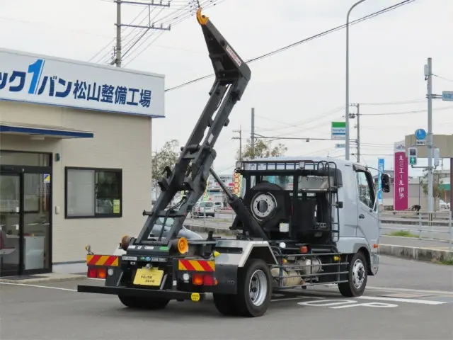 三菱 ファイター 2KG-FK62FY(2WD)の写真8