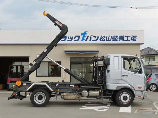 三菱 ファイター 2KG-FK62FY(2WD)の写真9