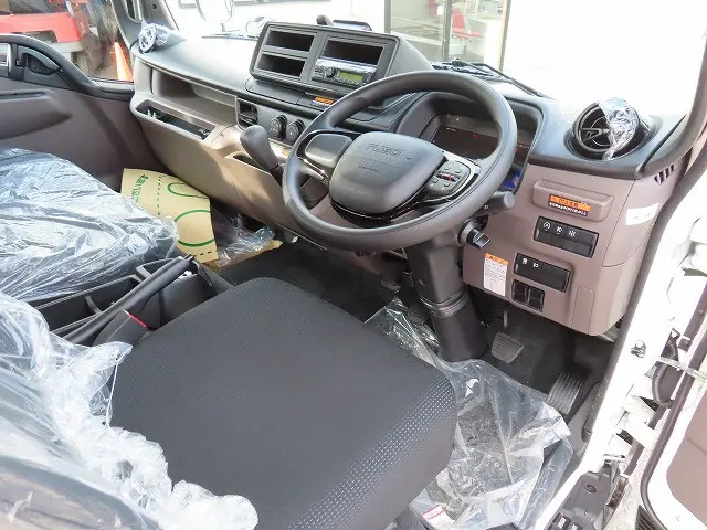 三菱 キャンター 2PG-FEB80(2WD)の写真9