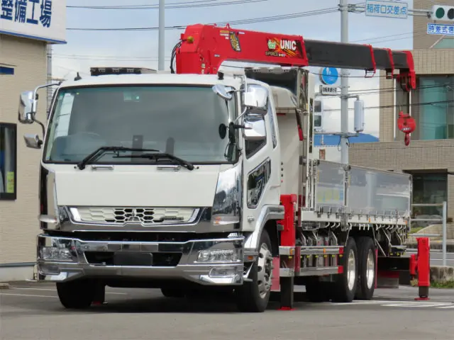三菱 ファイター 2DG-FQ62F(6x4)の写真1