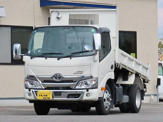 トヨタ ダイナ 2KG-XZC675D(4WD)の写真1
