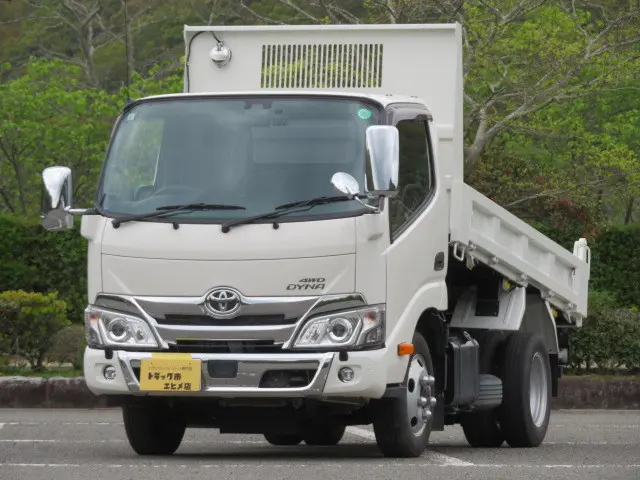 トヨタ ダイナ 2KG-XZC675D(4WD)の写真2