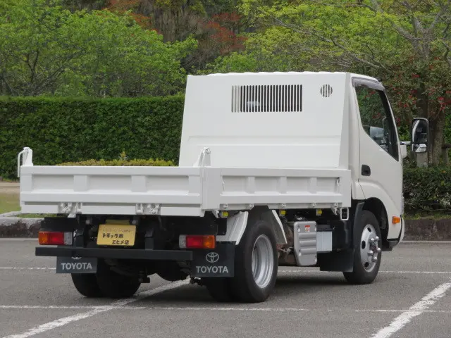 トヨタ ダイナ 2KG-XZC675D(4WD)の写真3