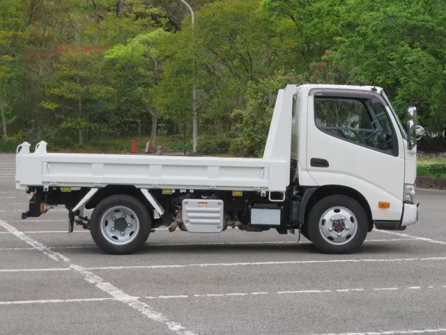 トヨタ ダイナ 2KG-XZC675D(4WD)の写真5