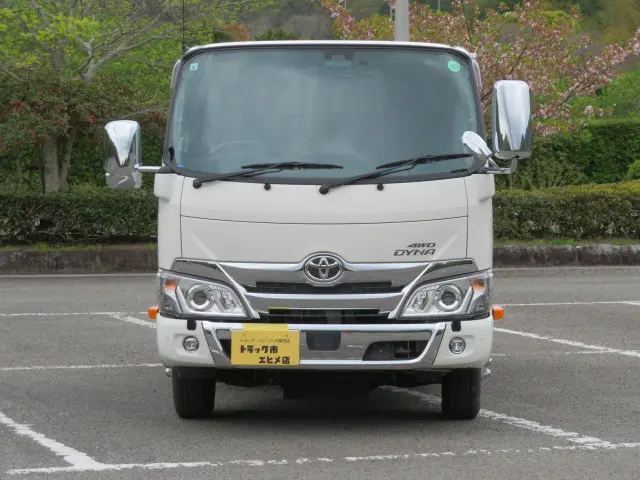 トヨタ ダイナ 2KG-XZC675D(4WD)の写真6