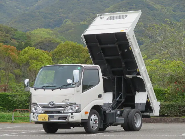トヨタ ダイナ 2KG-XZC675D(4WD)の写真8