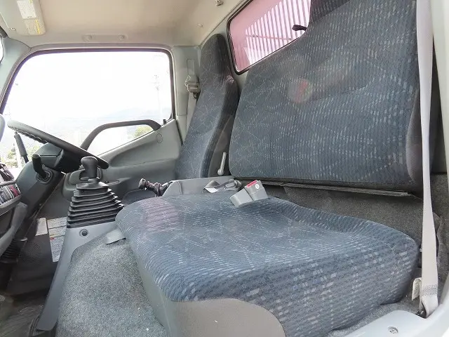 トヨタ ダイナ 2KG-XZC675D(4WD)の写真12