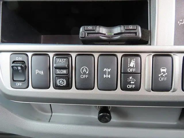 トヨタ ダイナ 2KG-XZC675D(4WD)の写真16