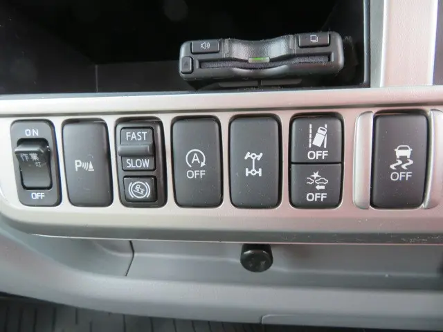 トヨタ ダイナ 2KG-XZC675D(4WD)の写真16