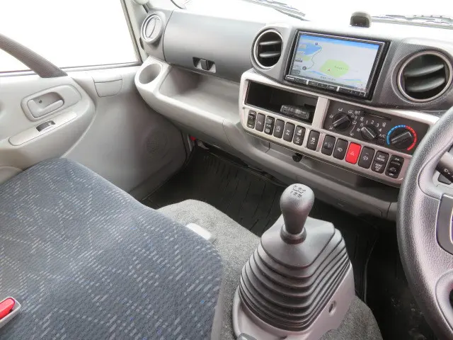 トヨタ ダイナ 2KG-XZC675D(4WD)の写真18