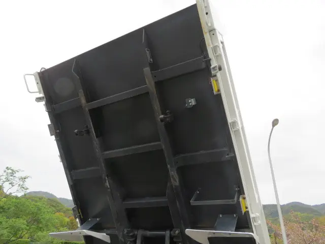 トヨタ ダイナ 2KG-XZC675D(4WD)の写真48