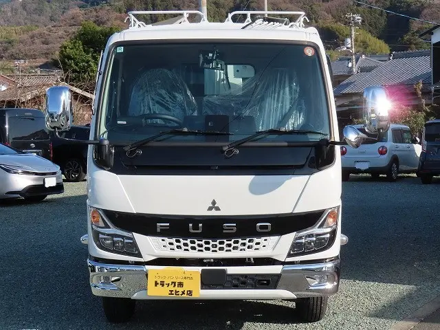 三菱 キャンター 2RG-FEAV0(2WD)の写真5