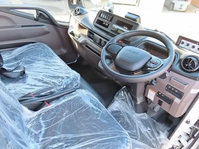 三菱 キャンター 2RG-FEAV0(2WD)の写真10