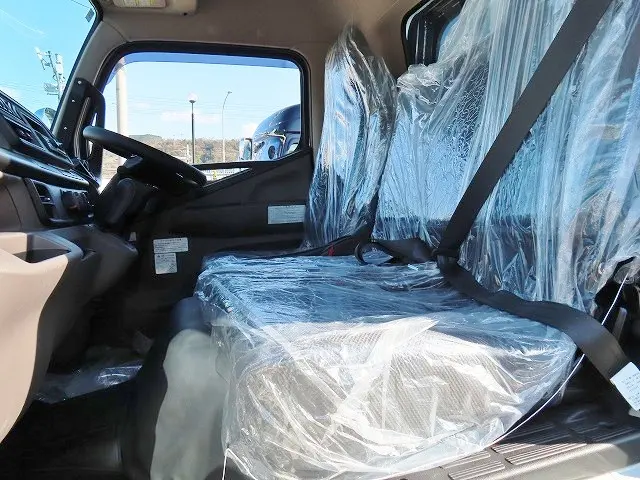 三菱 キャンター 2RG-FEAV0(2WD)の写真11