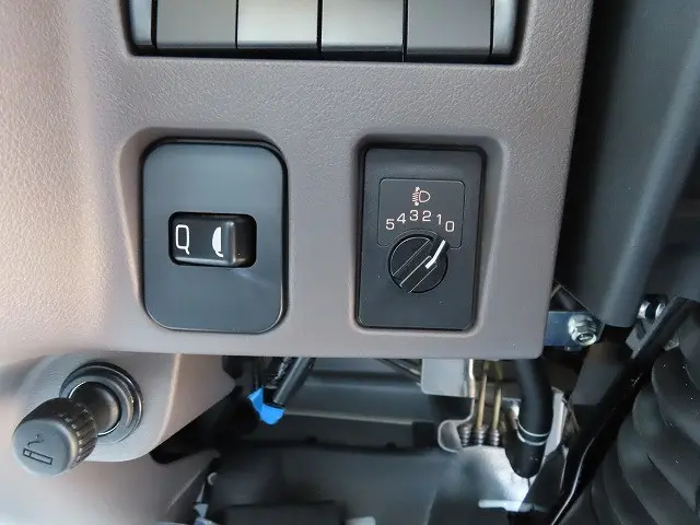 三菱 キャンター 2RG-FEAV0(2WD)の写真17